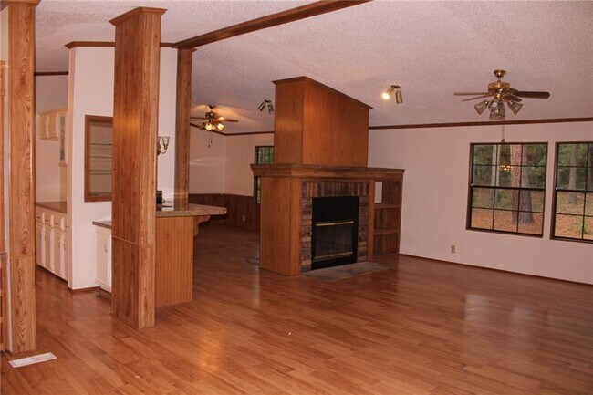 Building Photo - 391 Kc Dr
