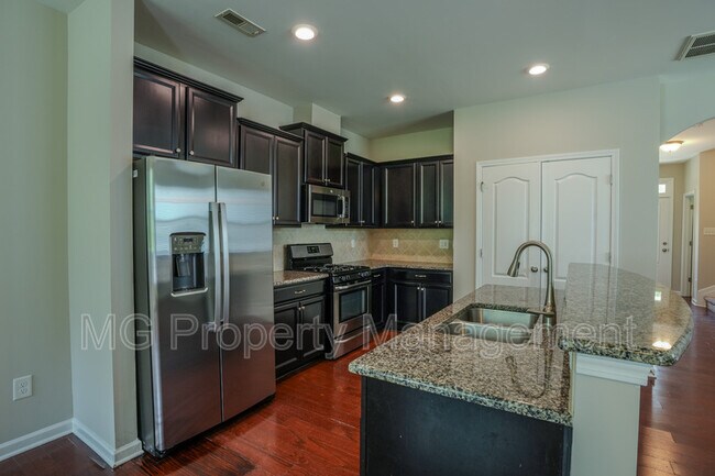 Building Photo - 2745 Sawbridge Ln