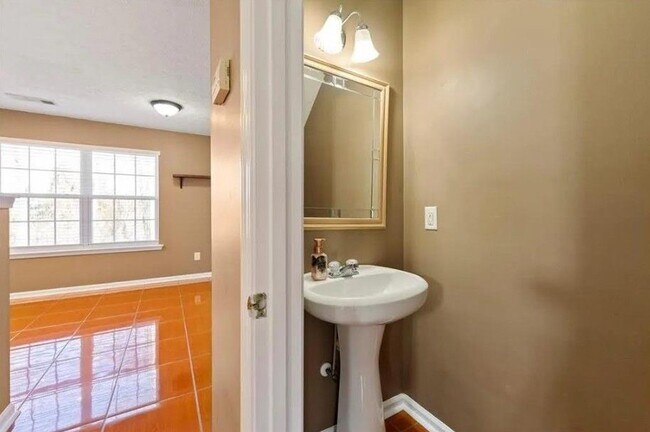 Building Photo - 5215 Sky Ridge Way