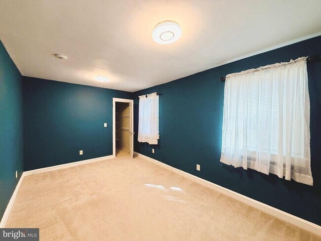 Building Photo - 907 Heron Dr