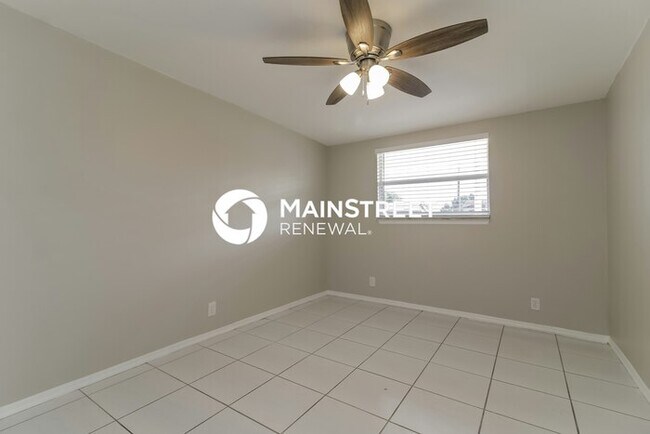 Building Photo - 4 Bedroom Pet-Friendly Home in ORLANDO, FL...