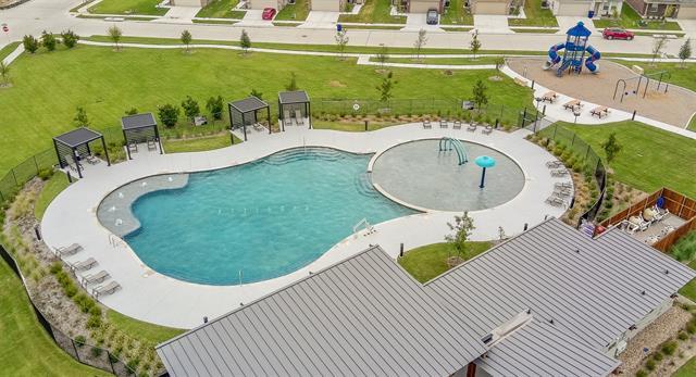 Building Photo - 2022 Shady Oaks Dr