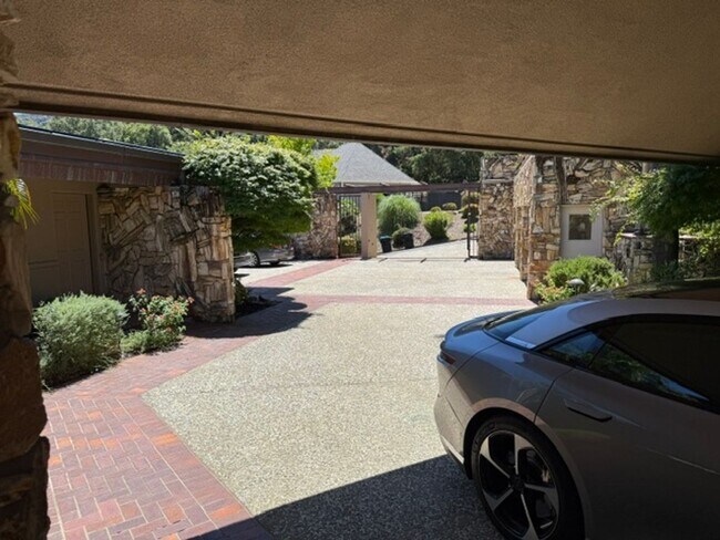Building Photo - Pleasanton 4 bed / 4 bath Ultra-Private 1.3-Acre Sanctuary with Panoramic Views, pool and spa