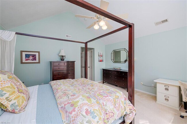 Building Photo - 1500 Ashburn Ct