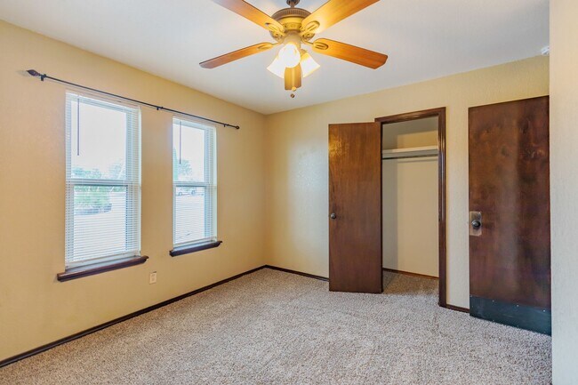 Building Photo - Beautiful Home Near Foothills Park With Gr...