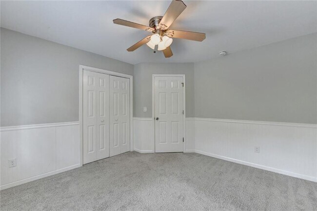 Building Photo - 10665 Wren Ridge Rd