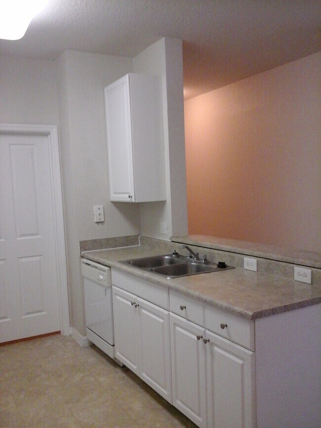 Building Photo - 6007