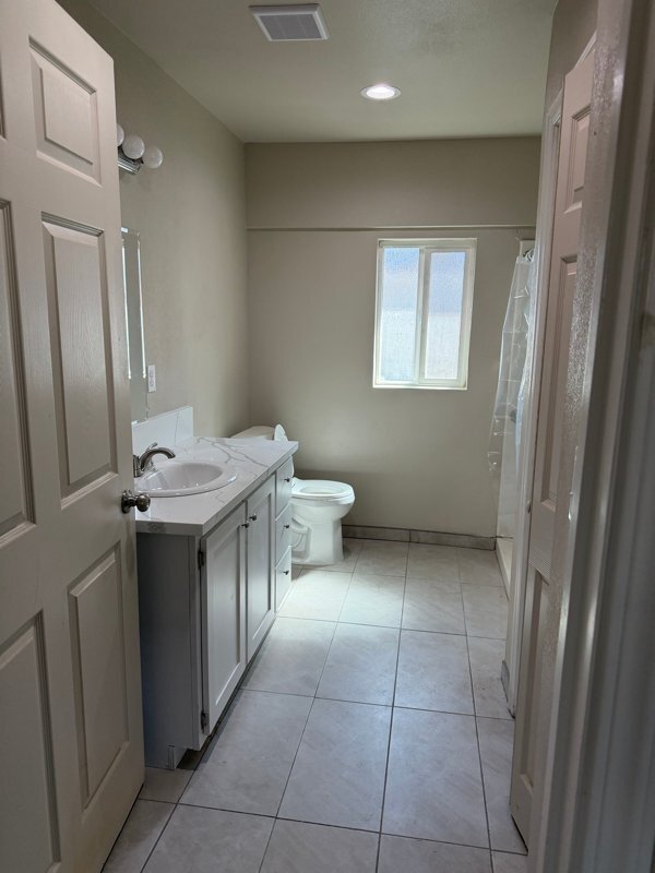 Building Photo - 418 N Elmwood Ave