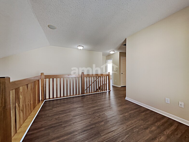 Building Photo - 11946 Sapling Cir