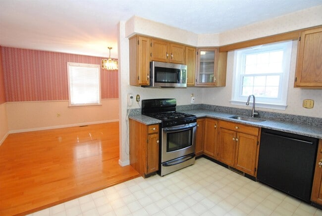 Building Photo - 78 Cadogan Way
