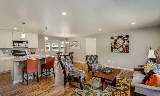 Building Photo - Modern 3 Bedroom 1 Bath Near Downtown Longmont!