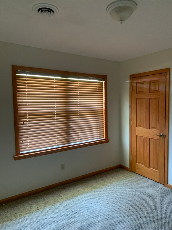 Building Photo - 185 Gullion Ln