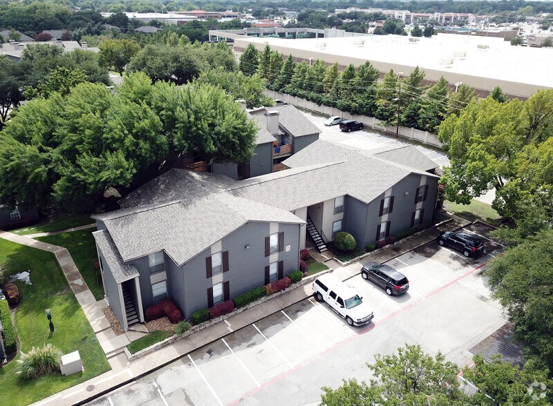 Custer Park Apartments