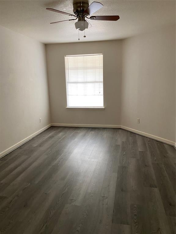 Building Photo - 10889 Braes Bend Dr
