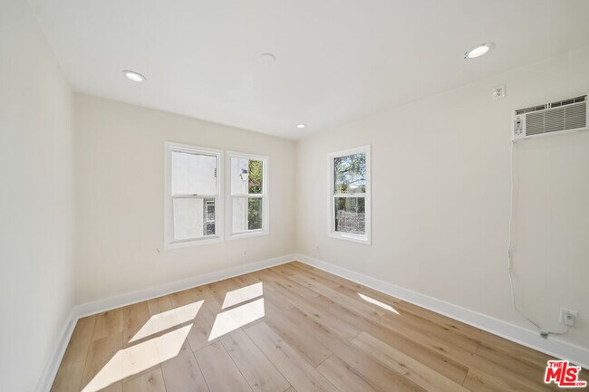 Building Photo - 7946 Fountain Ave