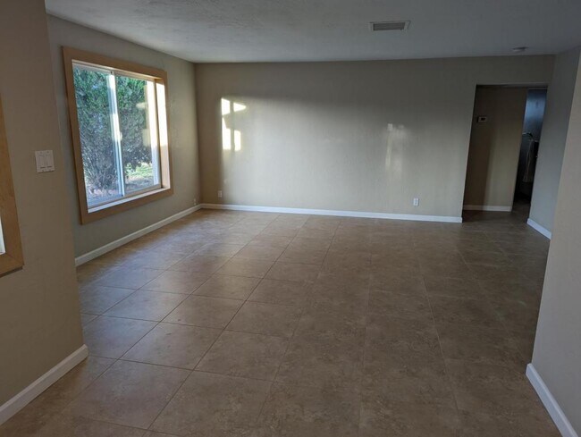 Building Photo - 1343 E Osborn Rd