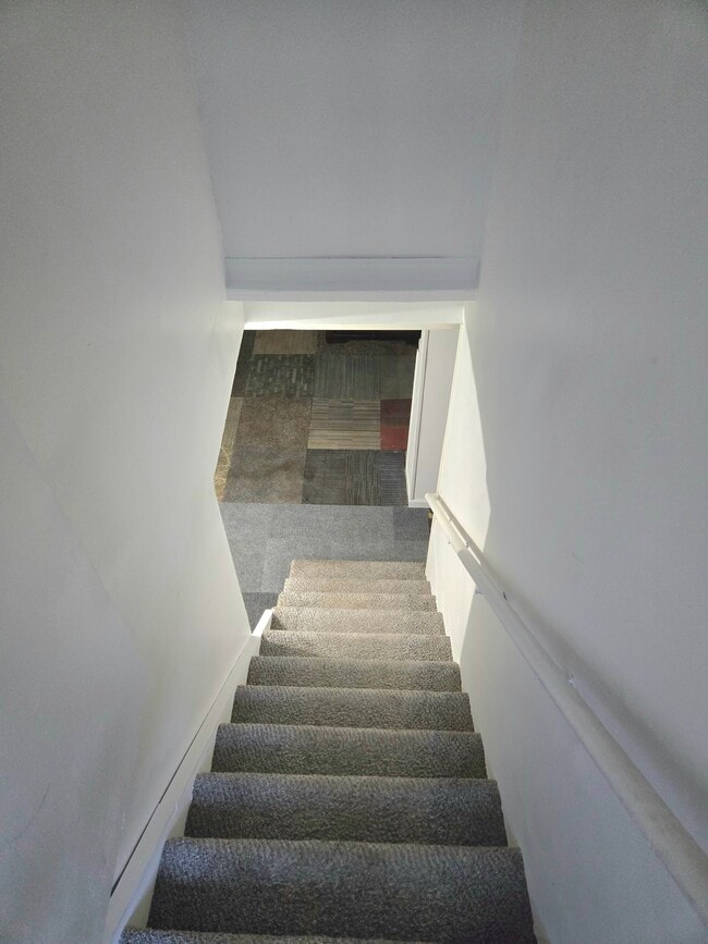 Building Photo - 3913 Thomas Ave N