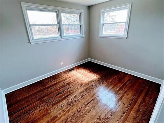 Building Photo - COMFORT AT ITS PEAK
