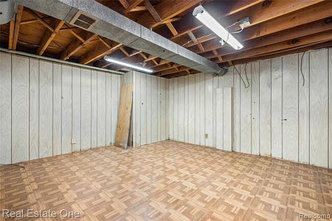 Building Photo - 348 Decca Dr