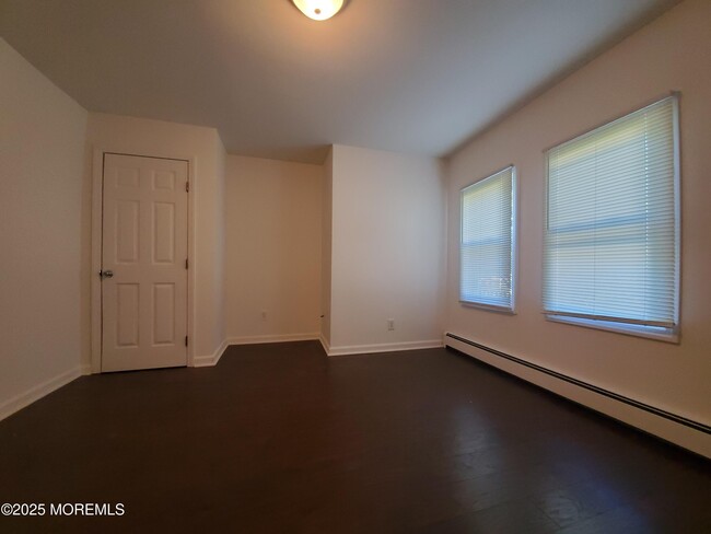 Building Photo - 722 Monmouth Pkwy