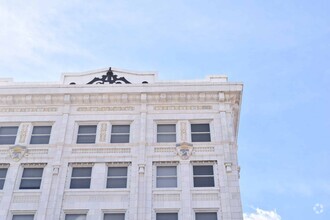 Building Photo - Praetorian Building