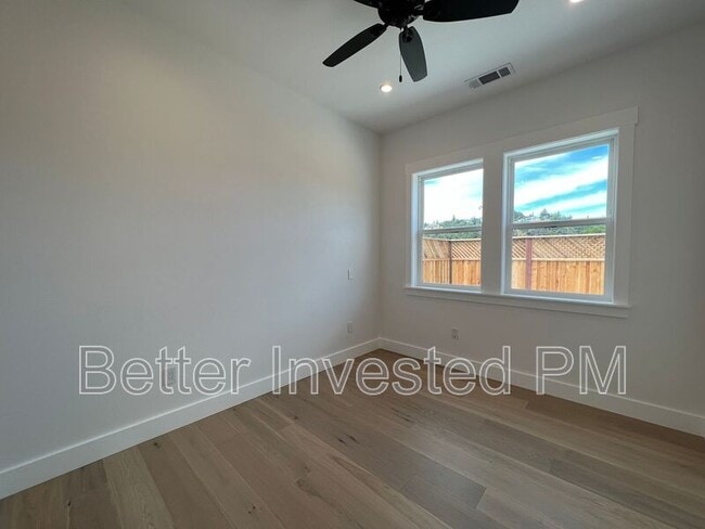 Building Photo - 4579 Lambert Dr