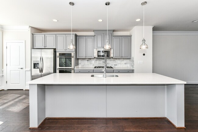 Building Photo - 3735 Powell Ln
