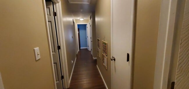 Building Photo - 2032 Meadowside Ln