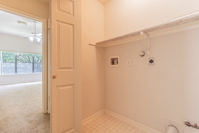 Building Photo - 6651 Rambling Trail Dr