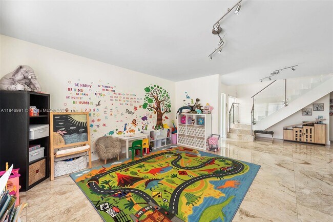 Building Photo - 5901 SW 56th Terrace
