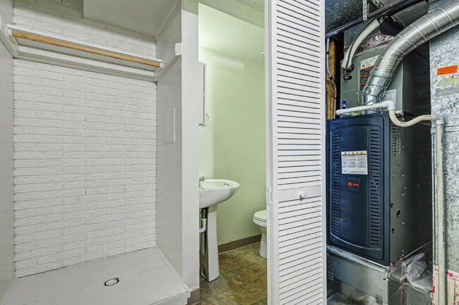 Building Photo - 2315 Lexington Village Ln