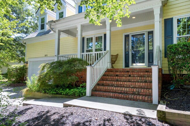 Building Photo - 2711 Ashland Dr