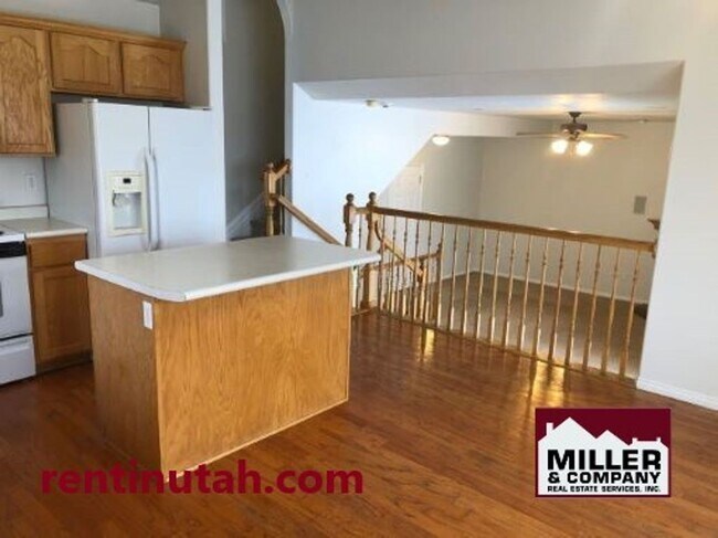Building Photo - Former Model home in Layton For Rent!
