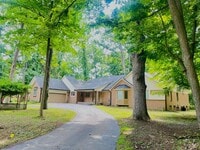 Building Photo - 28118 Forestbrook Dr