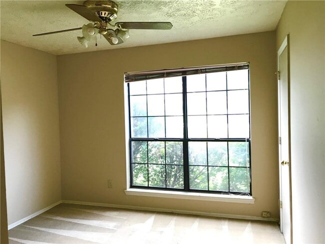 Building Photo - 7036 Ivy Pointe Row