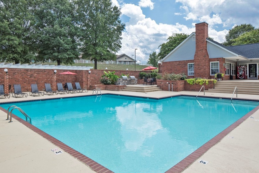 The Commons at University Square 9201 Glenwater Dr Charlotte NC 28262