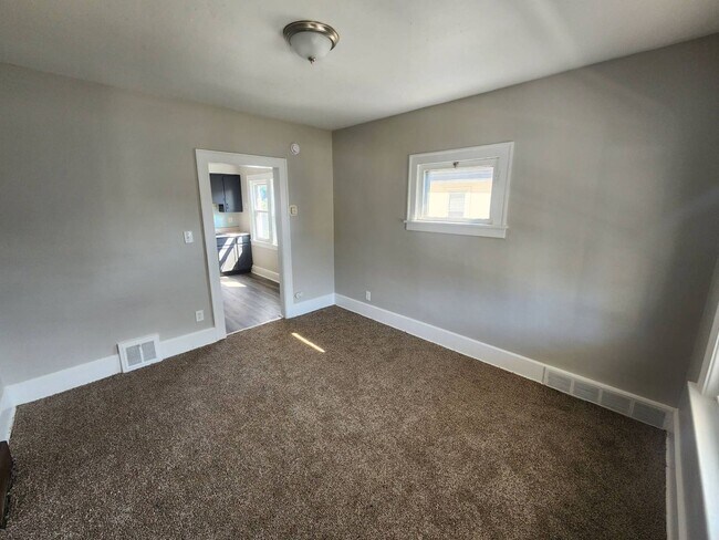 Building Photo - 2793 E 125th St