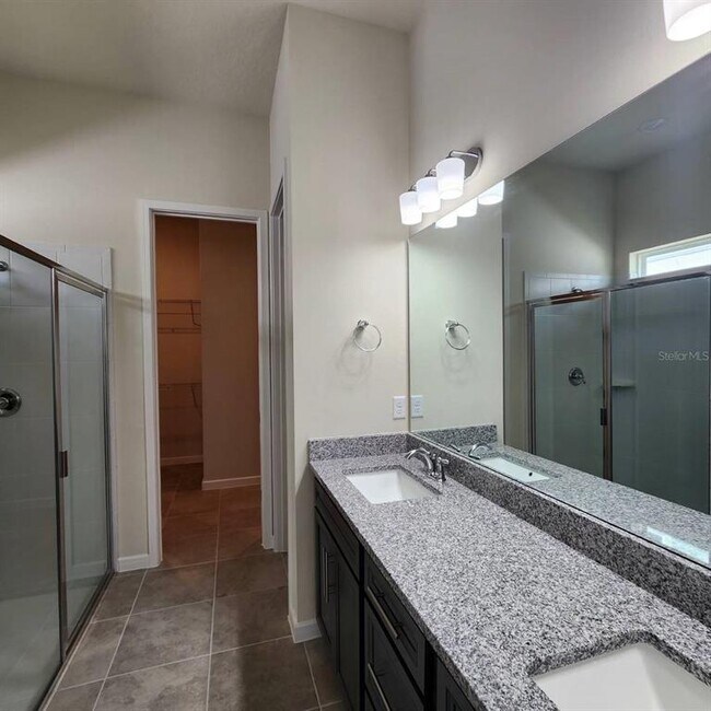 Building Photo - 15381 Willow Ridge Dr