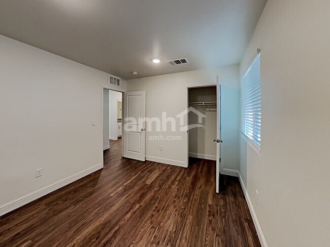 Building Photo - 723 Terrain Star Ave