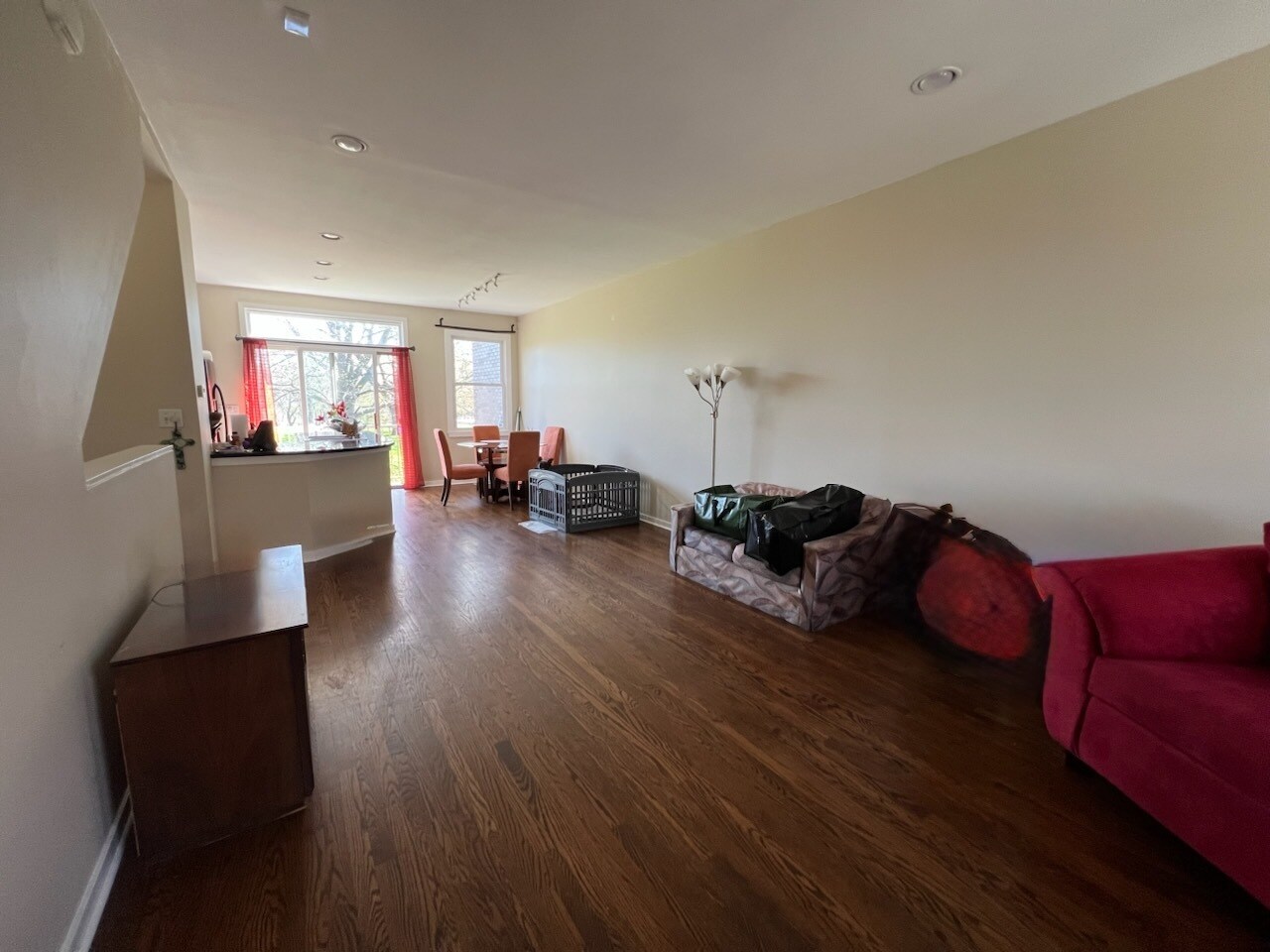 Building Photo - 556 E 32nd St