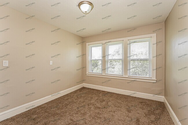 Building Photo - 12808 Kadel Ave