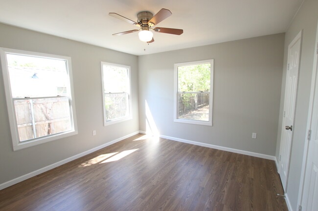 Building Photo - 4525 Old Dallas Rd