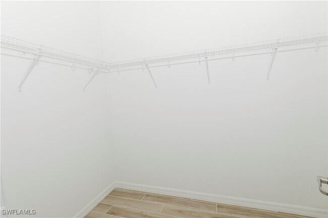 Building Photo - 5947 Sunningdale St