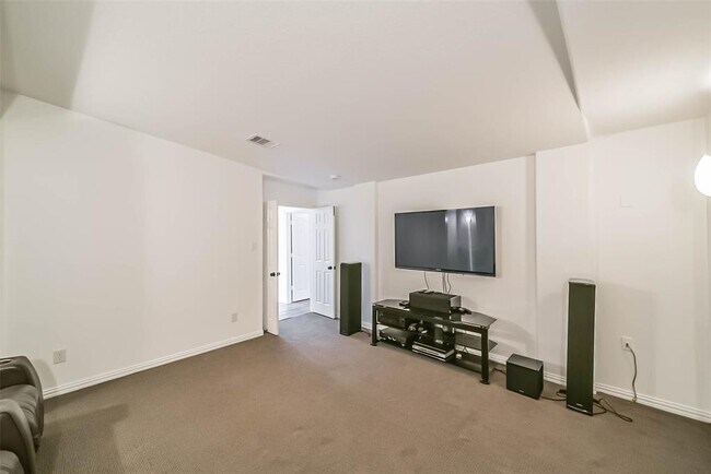 Building Photo - 1202 Maroon Ln