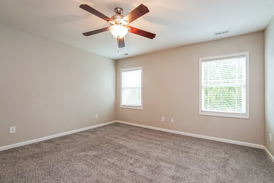 Building Photo - 56 Killington Dr