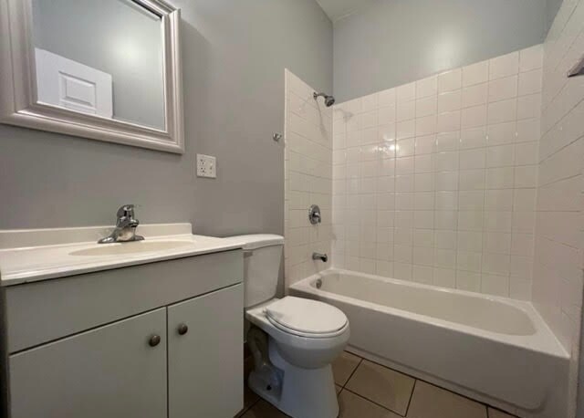 Building Photo - 2108 N Keeler Ave