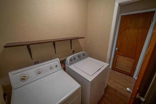 Building Photo - 410 Gaither Dr