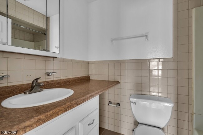 Building Photo - 1595 E 2nd St