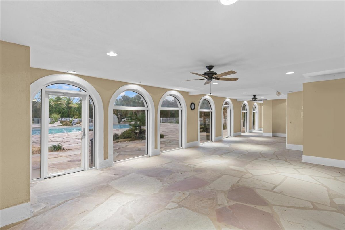 Building Photo - 200 Asphodel Dr