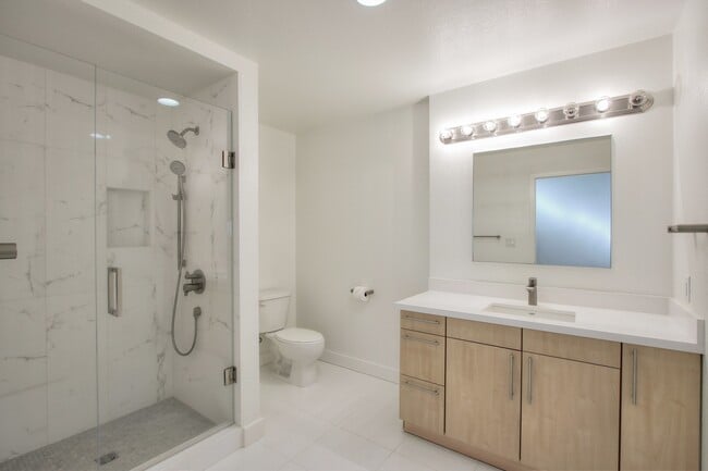 Building Photo - 3 Level Loft at Plant 51- 2 Bed/2 Bath - Exposed Brick